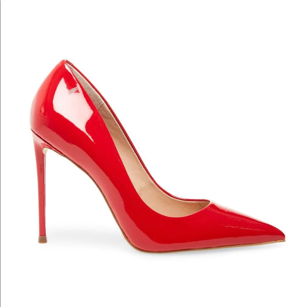 Steve Madden Altisha Pumps Red size 8 Pointed Toe Patent Leather NWOB